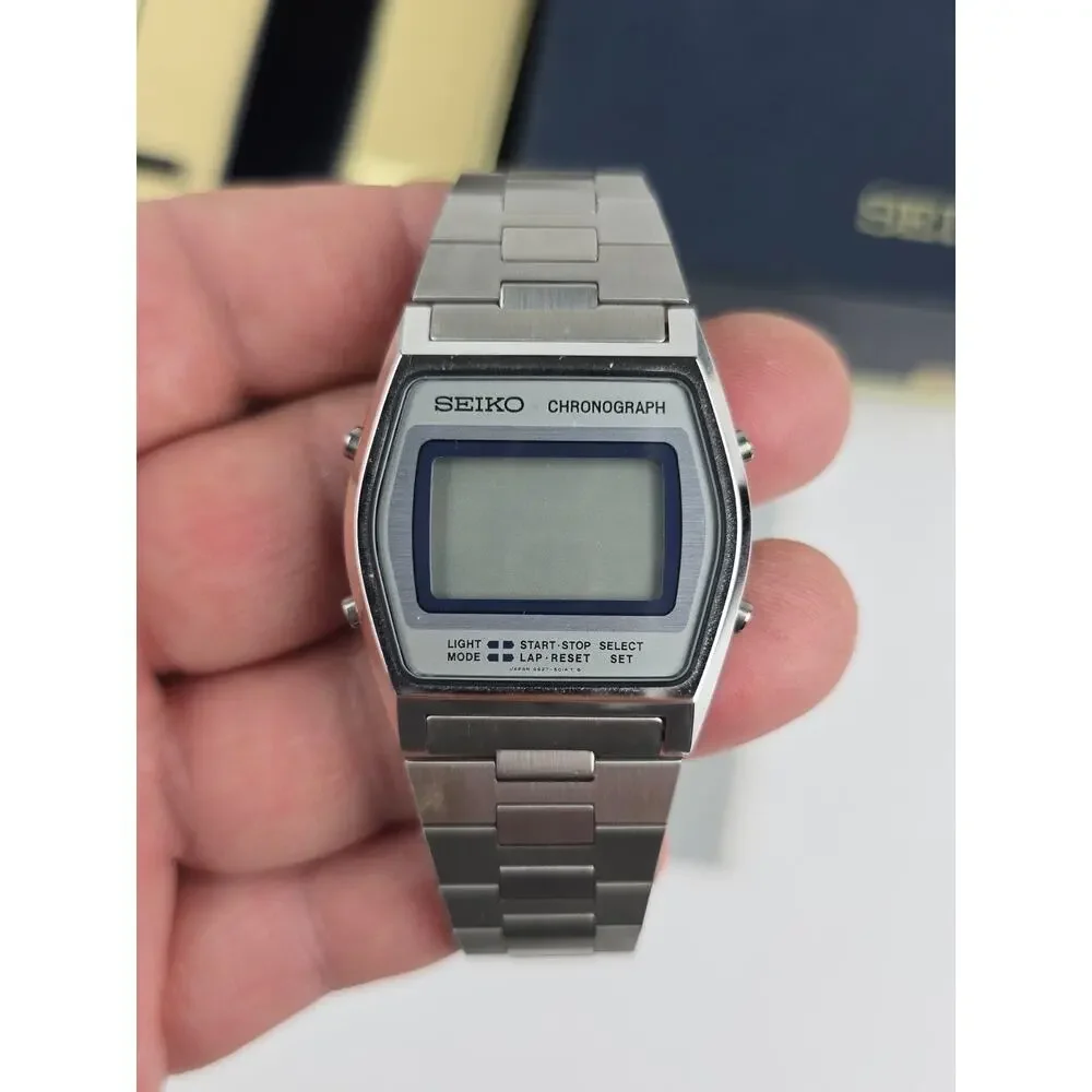 Vintage Seiko A927-5010 Digital Chronograph Day Date w/ box Clean! -need battery